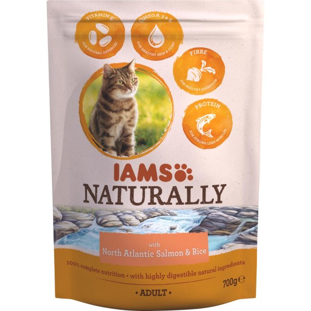 IAMS CAT Naturally Adult laks  0,7 kg 